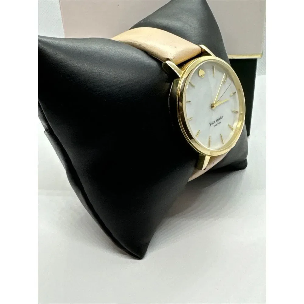 Kate Spade New York Metro 0073 Women's Beige Leather Analog Quartz Watch JNA157